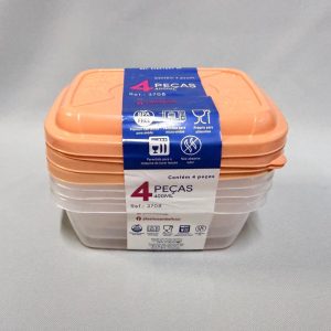Set de cuatro potes rectangulares de plástico apilados uno dentro de otro, con base transparente y tapa color salmón con detalles florales. El conjunto está envuelto con una faja azul informativa de la marca MB que indica que contiene 4 piezas de 400 ml, visto de frente sobre un fondo blanco.